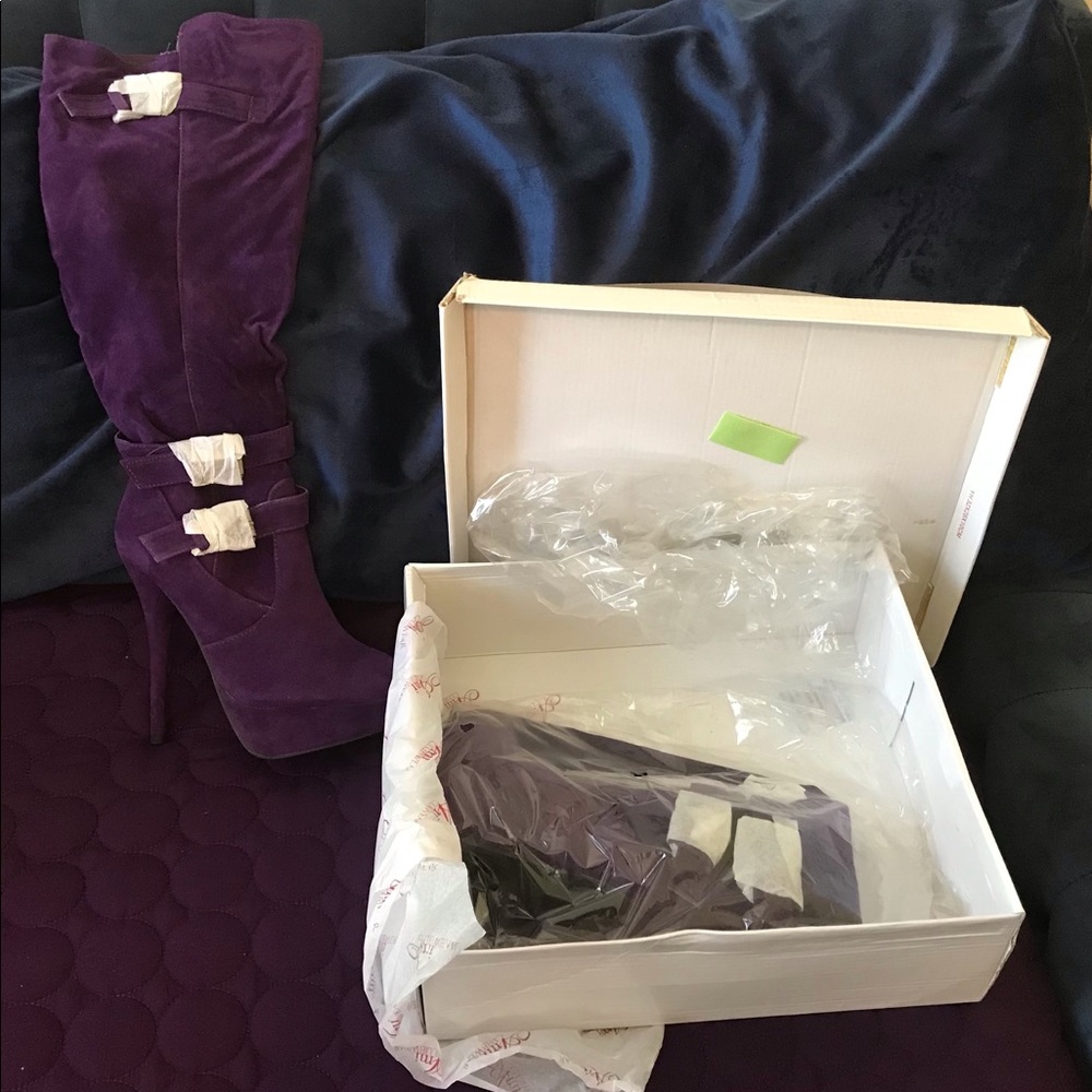 **BEAUTIFUL PURPLE SUEDE STILLETTO BOOTS** NWT AMI CLUBWEAR SZ 5.5